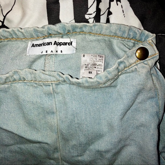 American Apparel light wash denim tap shorts - Picture 3 of 4